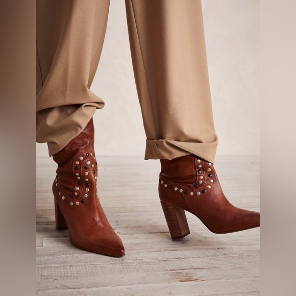 FREE PEOPLE DAKOTA HEEL STUDDED LEATHER WESTERN BOOTS - ROUND TOE - Picture 1 of 12